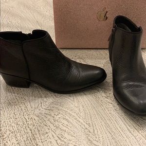 Short black booties